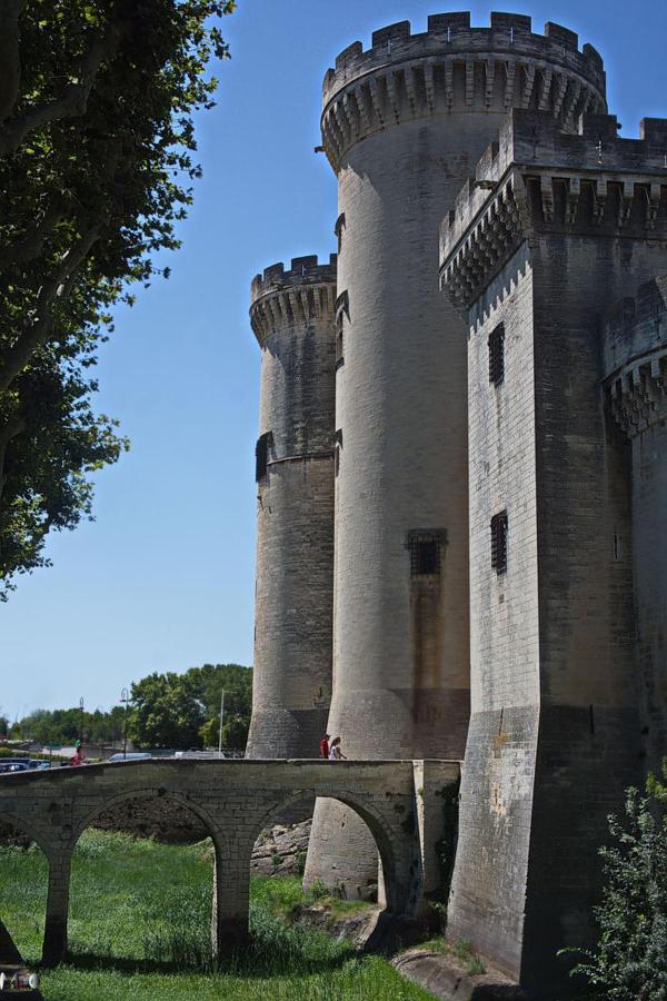 Le Mas Saint Jean Mezoargues Bagian luar foto